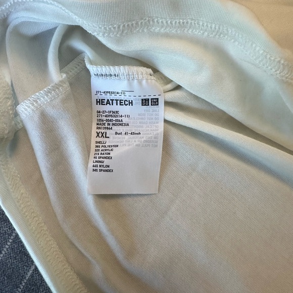 Padded Sleeveless Top - Picture 6 of 6